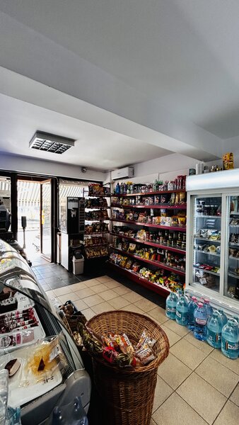 Spatiu comercial ideal cafenea, frizerie/ salon, magazin, estetica etc. Proprietar!